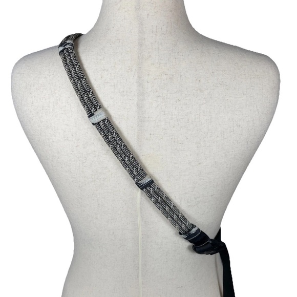 Kavu Black White Sling Rope Travel Outdoor Sport Bag Purse Crossbody - Picture 2 of 6